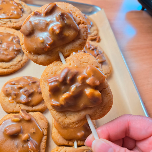 Beignet Praline Cookie Lollipop